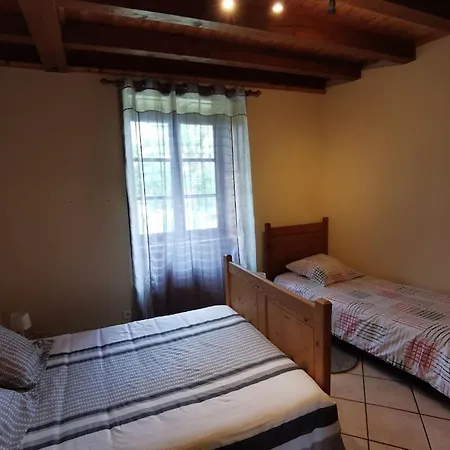 Du Platane بيت للعطل